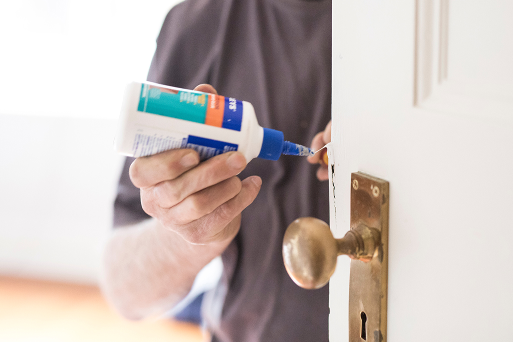 DIY fixing door